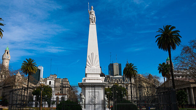 Bancos centrais da América Latina divergem com a persistência dos riscos de inflação