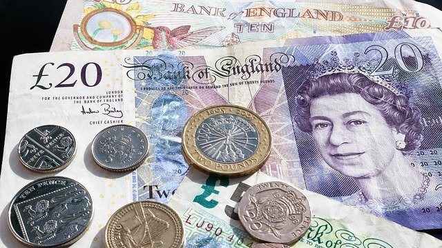 اليورو مدعوم بالقرب من 0.8620 في ظل تأثير تصويت البريطانيين والعوامل الجيوسياسية على الجنيه الإسترليني