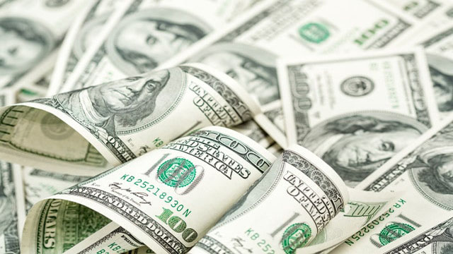 Los sólidos datos de EE. UU. y el tono agresivo de la Fed elevan las rentabilidades y el dólar
