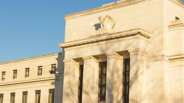 ABN AMRO acredita que Fed manterá os juros estáveis, mas não descarta uma nova alta