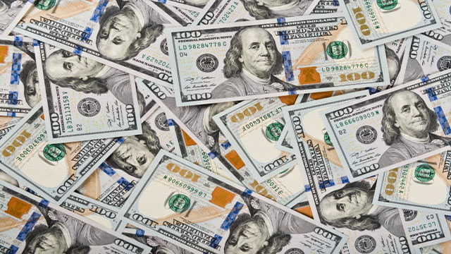 الدولار ينتعش مع تلاشي احتمالات رفع سعر الفائدة من قبل الاحتياطي الفيدرالي في ظل ضعف بيانات الوظائف